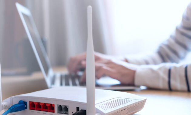 Router Troubleshooting In Corporate Environments: Common Issues And Fixes
